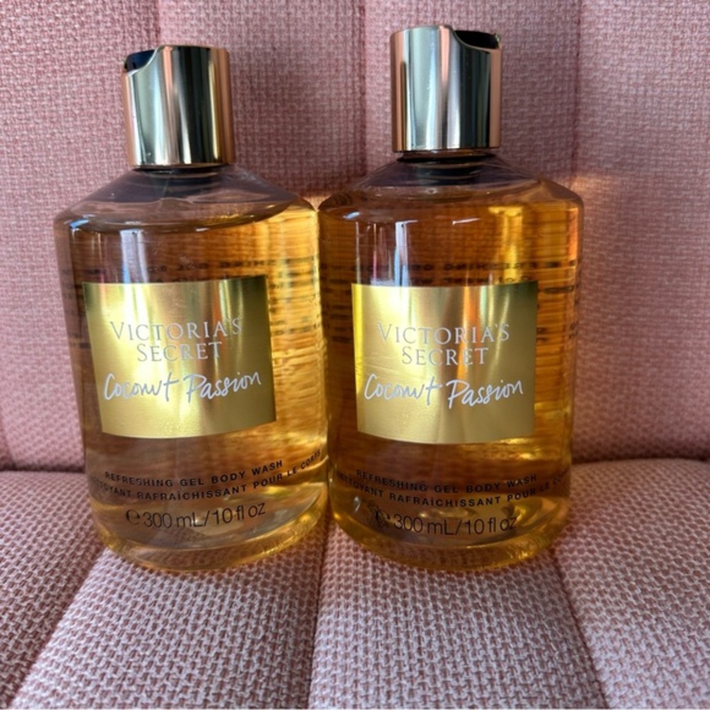 Victoria's Secret Coconut Passion Body Wash - Set of 2